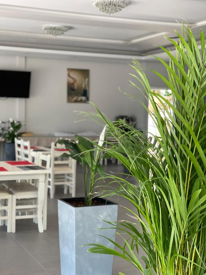 Mucobega Hotel Sarande Ngoại thất bức ảnh